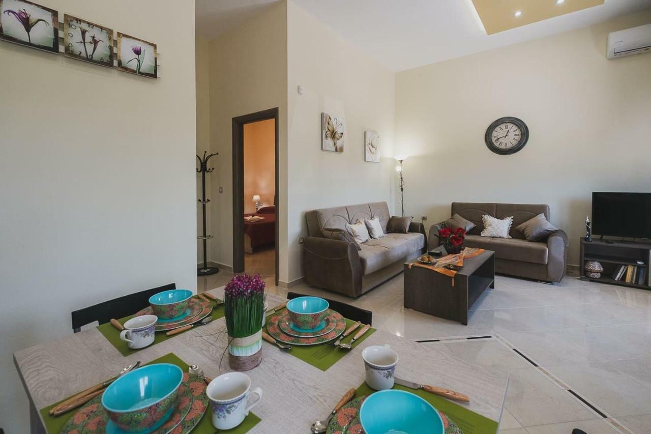 Spacious Home With Parking Chania  Buitenkant foto