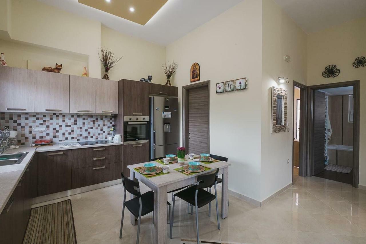 Spacious Home With Parking Chania  Buitenkant foto