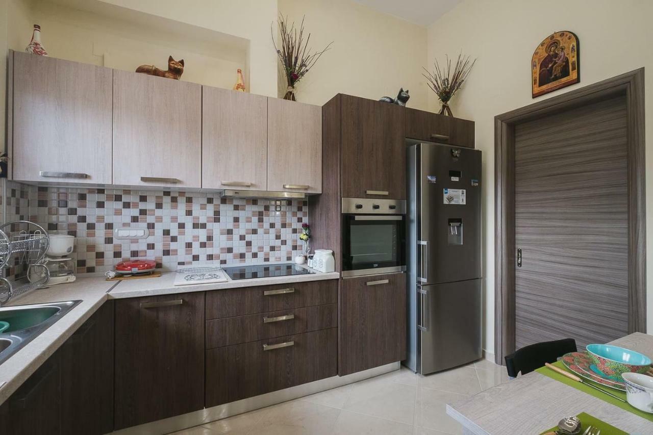 Spacious Home With Parking Chania  Buitenkant foto