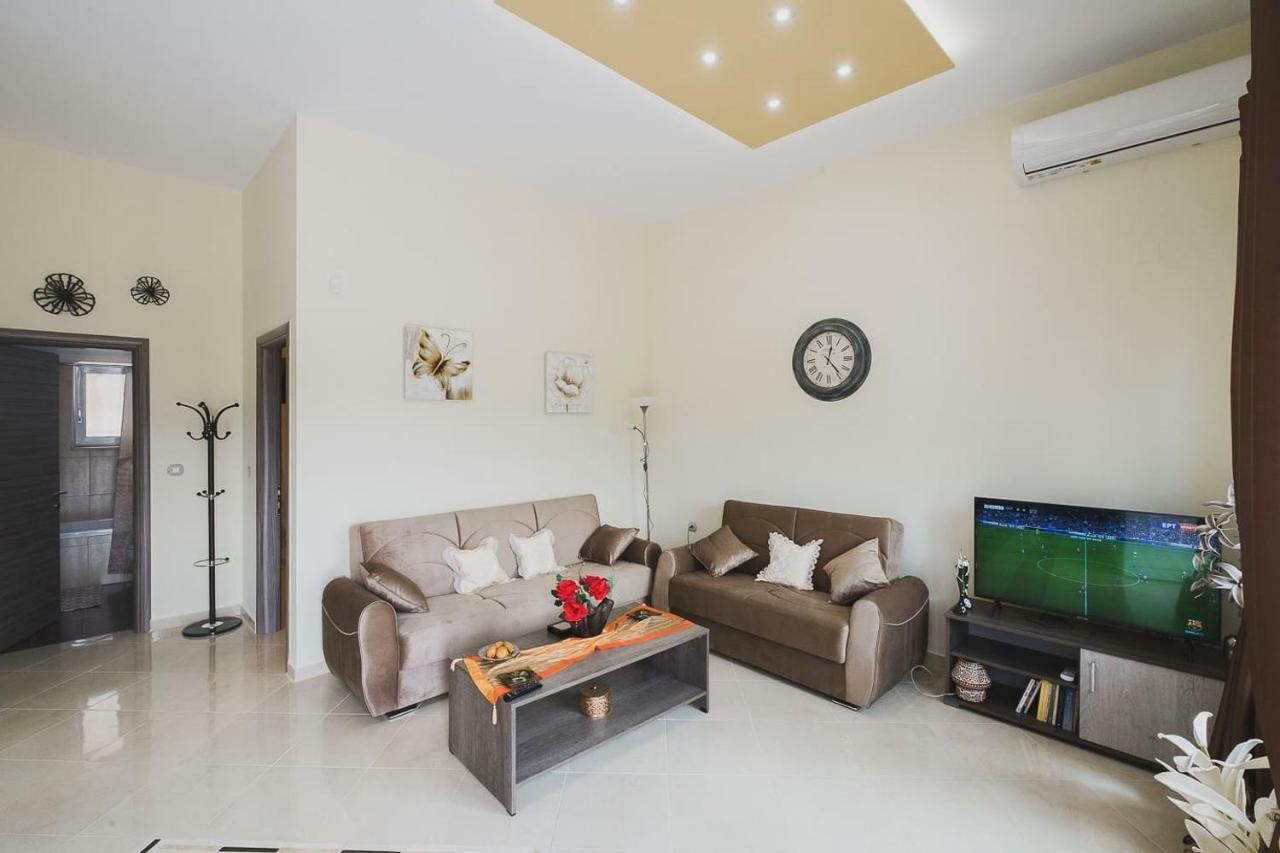 Spacious Home With Parking Chania  Buitenkant foto